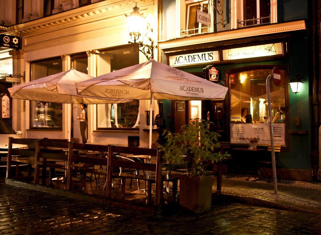 Academus Pub & Guest House Wroclaw Exterior photo