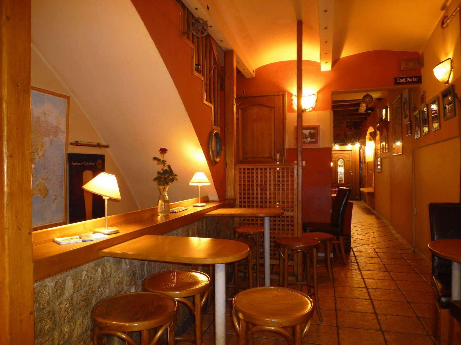 Academus Pub & Guest House Wroclaw Exterior photo